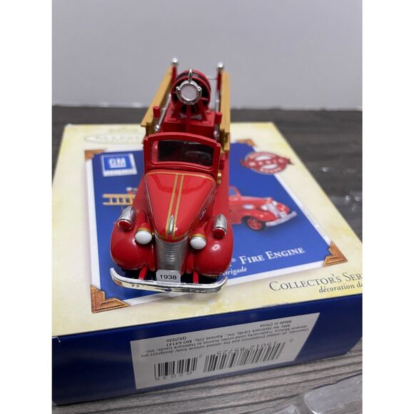 Hallmark Keepsake Ornament 1938 Chevrolet Fire Engine Truck Die Cast **READ** - Picture 7 of 13